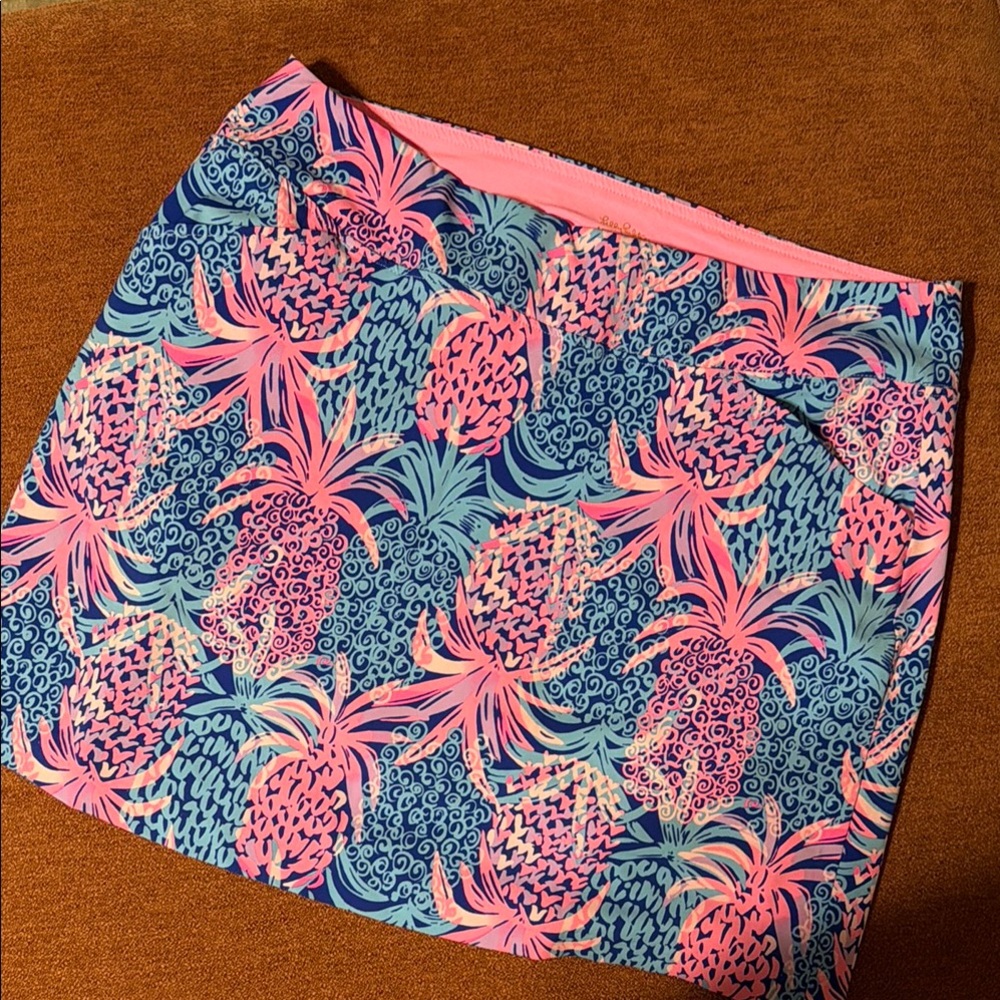 Lilly Pulitzer Skort Tropical Pineapple Active Skort in Pink & Blue like new